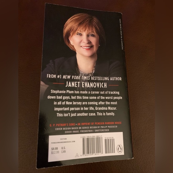Janet Evanovich Books (3) - Picture 3 of 7